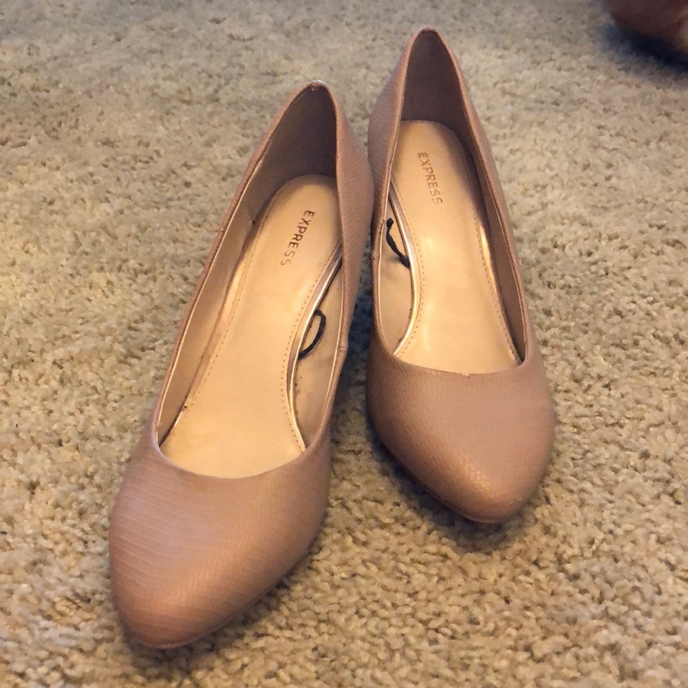 Nude wedges
